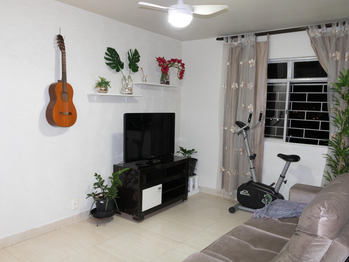 Lindo apartamento com garagem