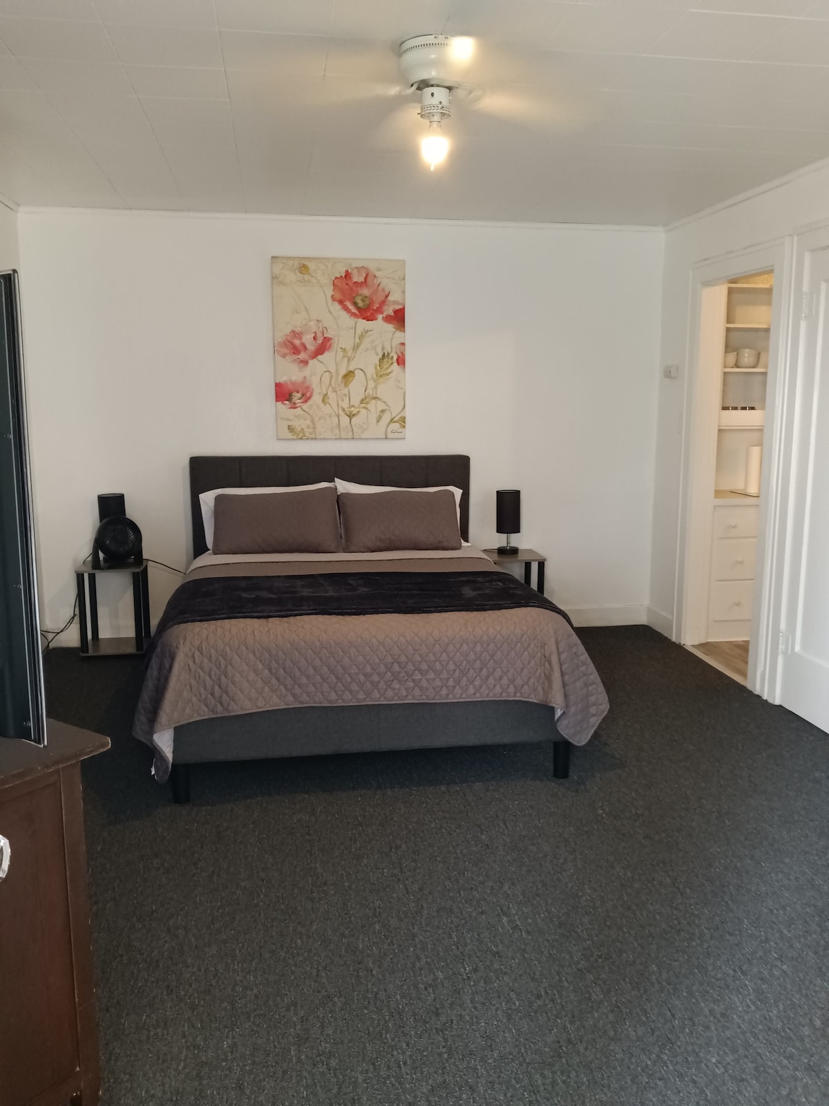 Cozy 1-bed/bath Studio in Downtown Puyallup-101