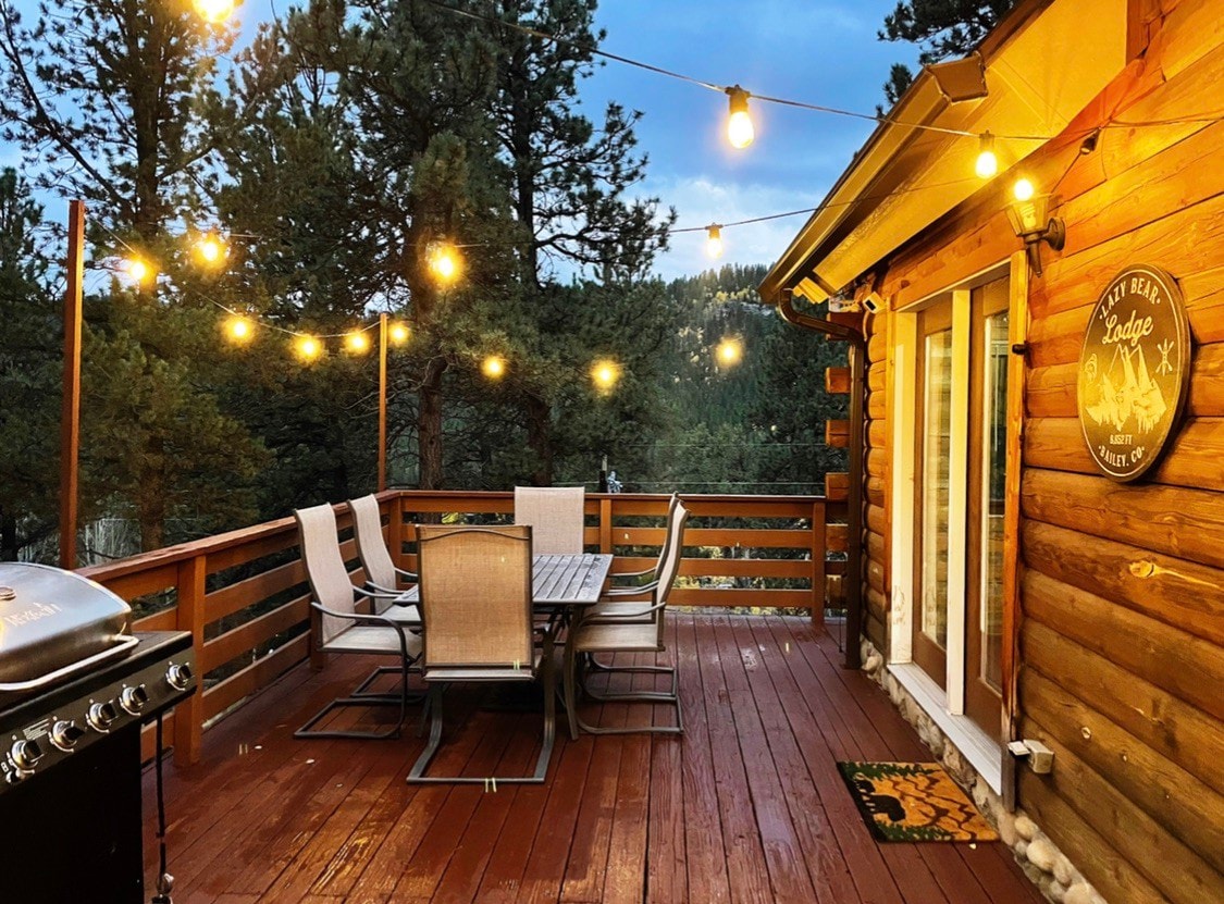懒熊小屋（ Lazy Bear Lodge ） -带游戏室的舒适小木屋！
