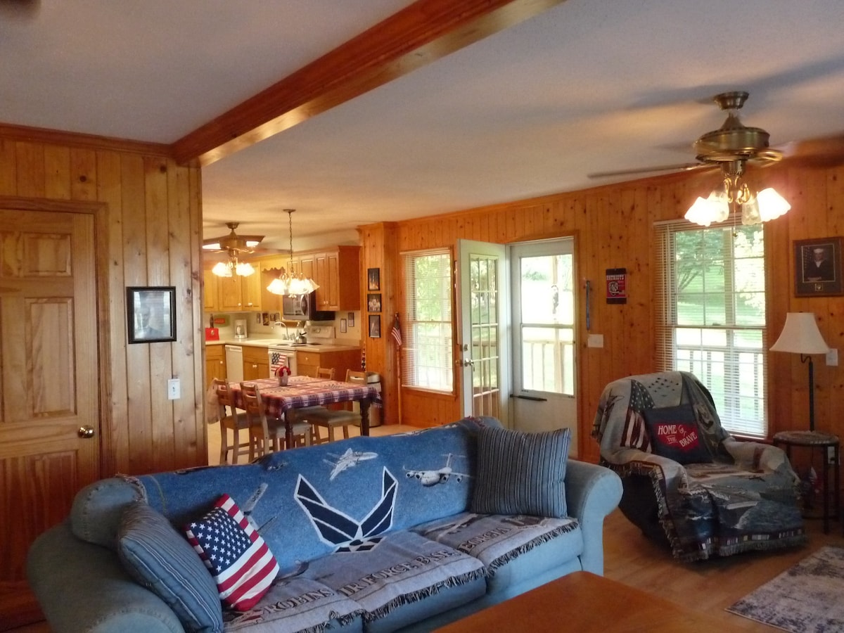 Patriot's Retreat Inspiring Cabin