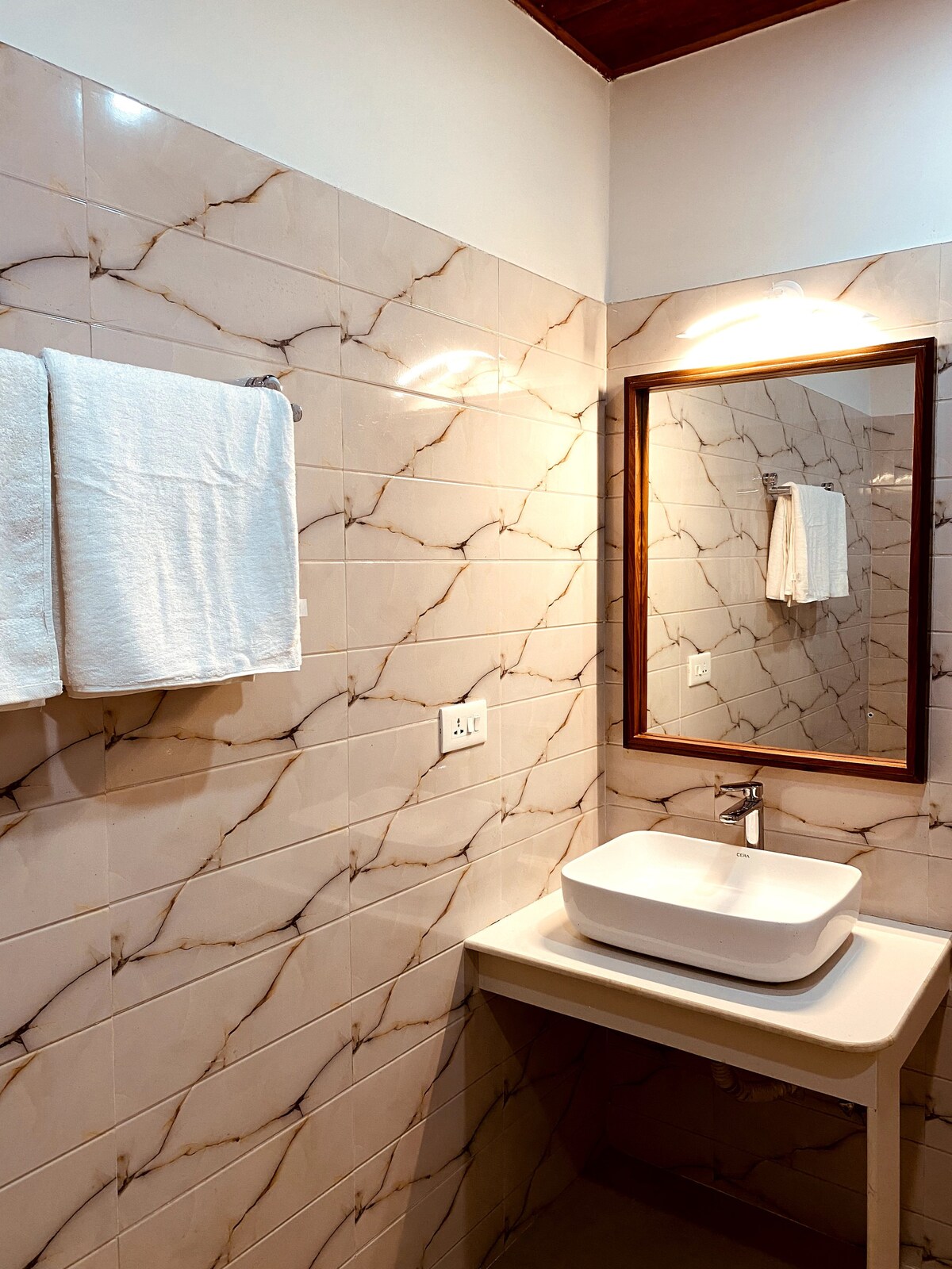 「公寓」- 3间带浴室的现代化客房。