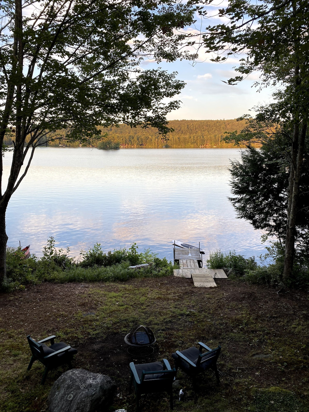 Relaxing New England Lakeside Getaway
