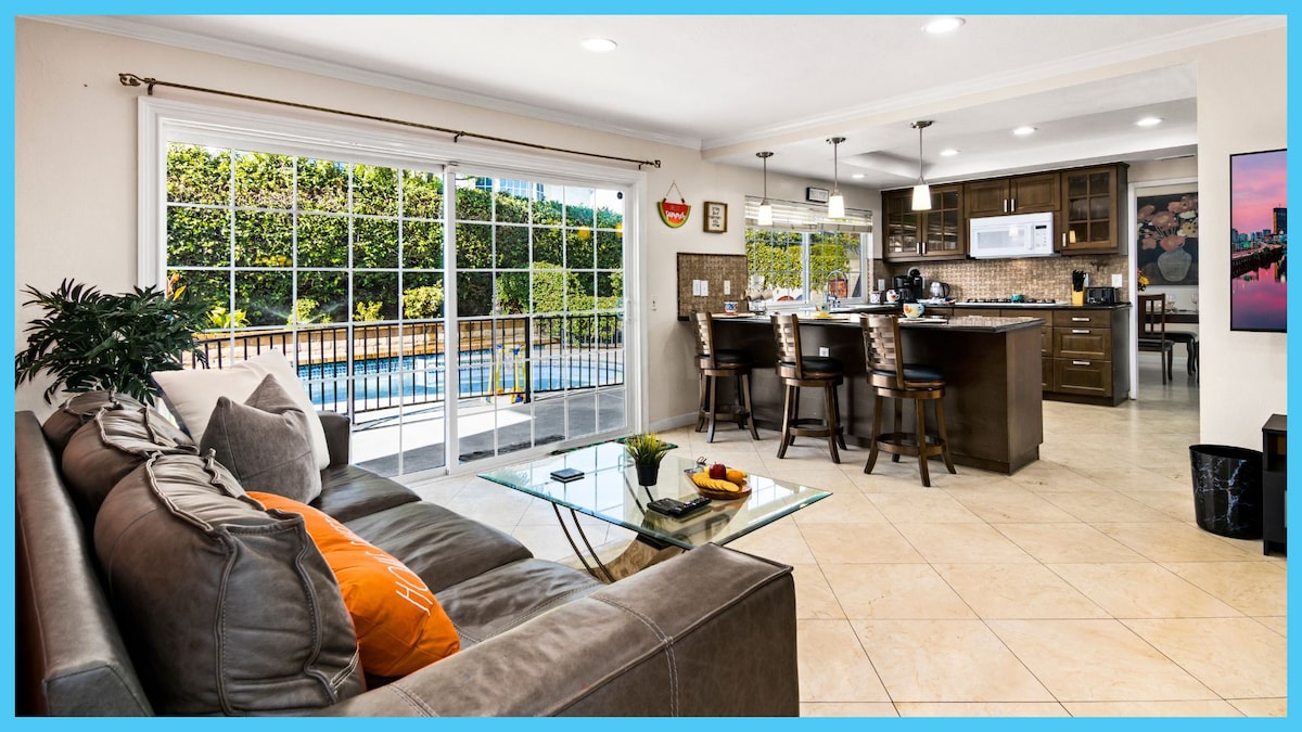 Fun-Filled Family Vacay Home! 15 min to Disney!