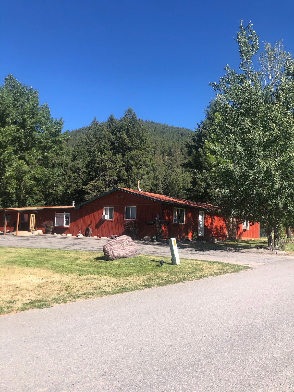 Grant Creek Lodge-Family, Friends and Retreats