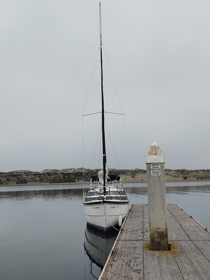 MacGregor 26米帆船帆船
或睡觉