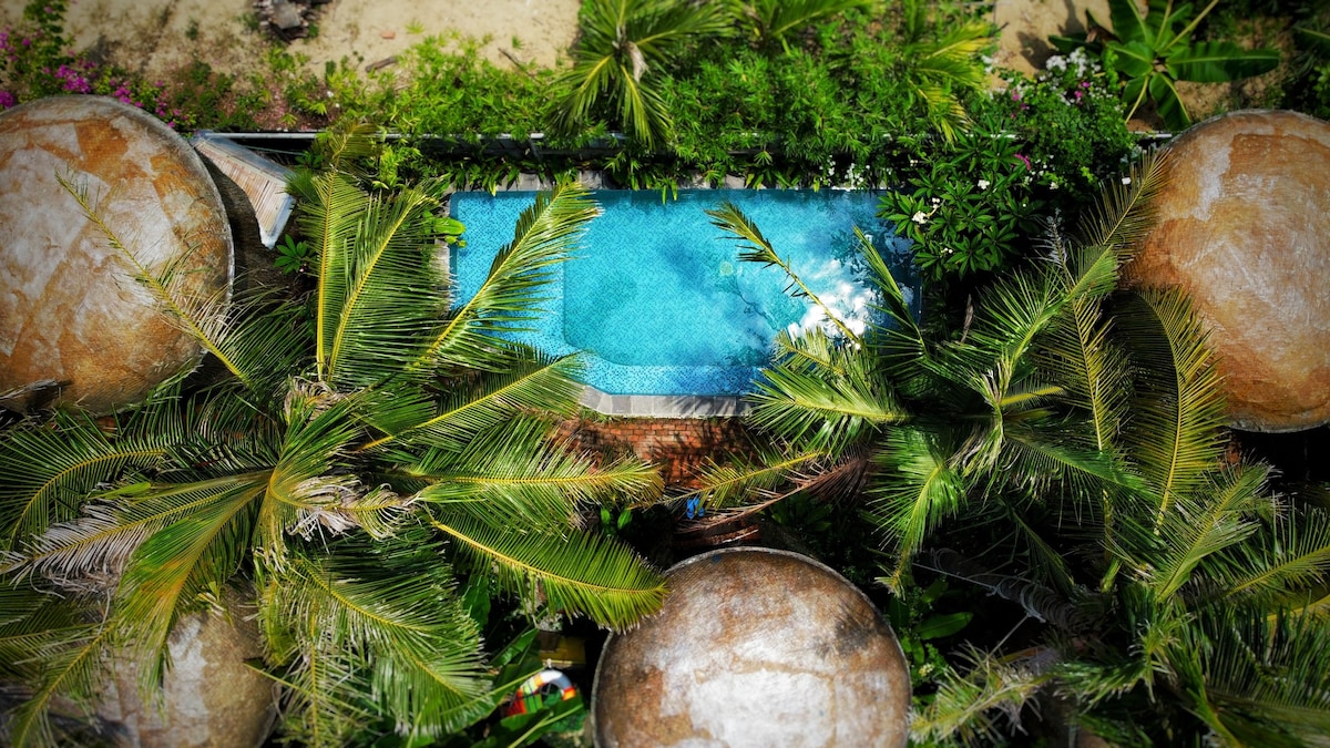 Cua Dai海滩环保（ Eco Friendly HomeStay ） ，带空调、泳池