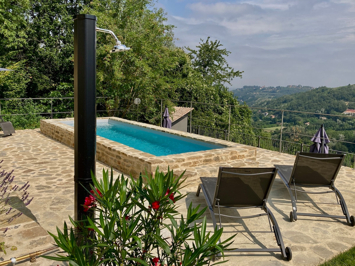 Villa Menaluna - Mountain & Vineyard views