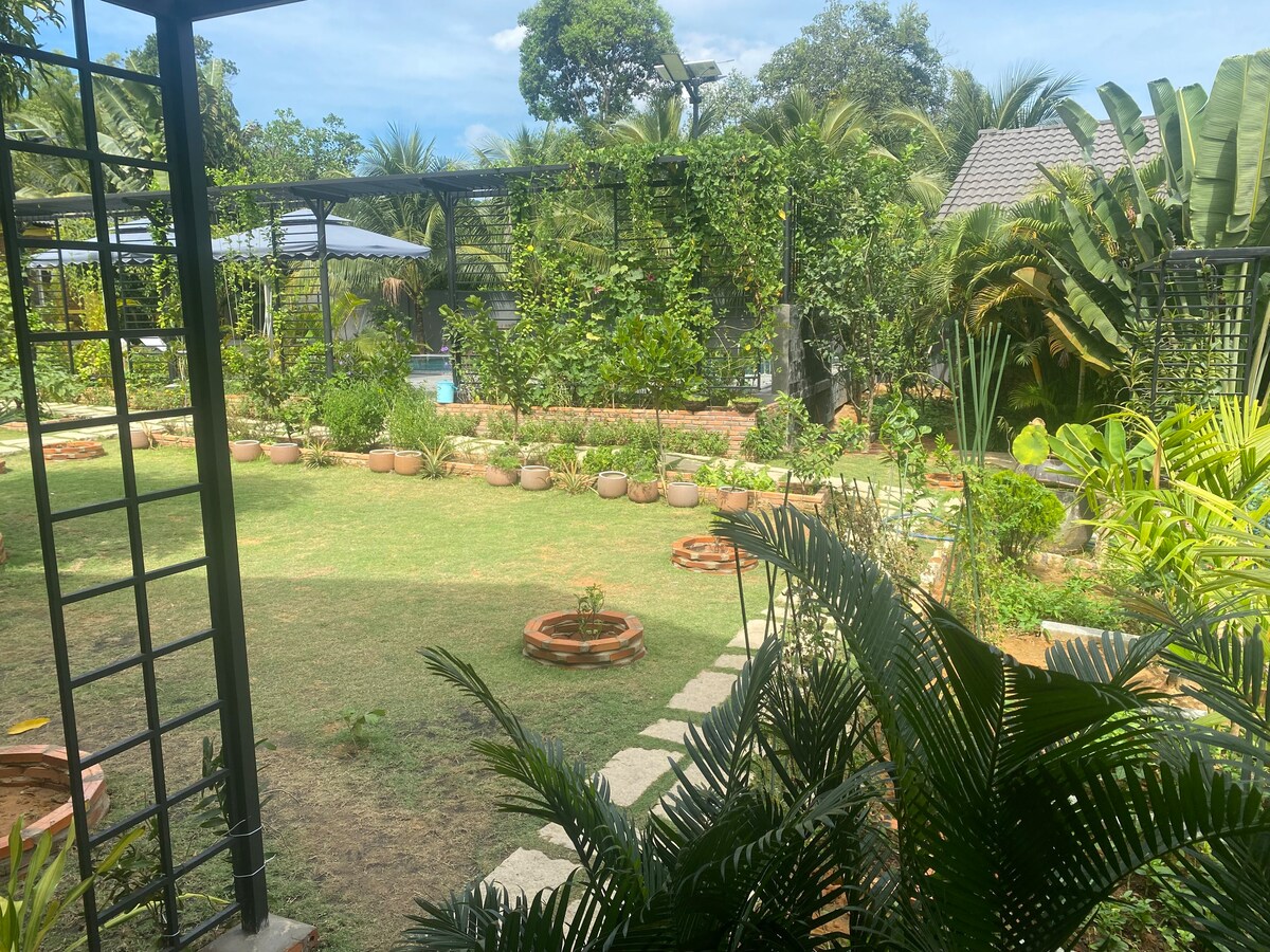 Beautiful garden villa with sharing pool