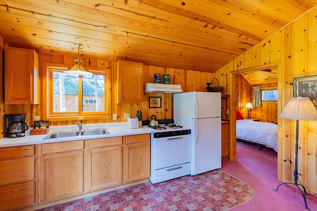 Two Bedroom Lodge Cabin at Lake Creek Lodge
