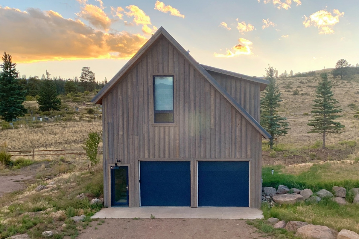New Build, Modern One BR Apartment in Creede, CO