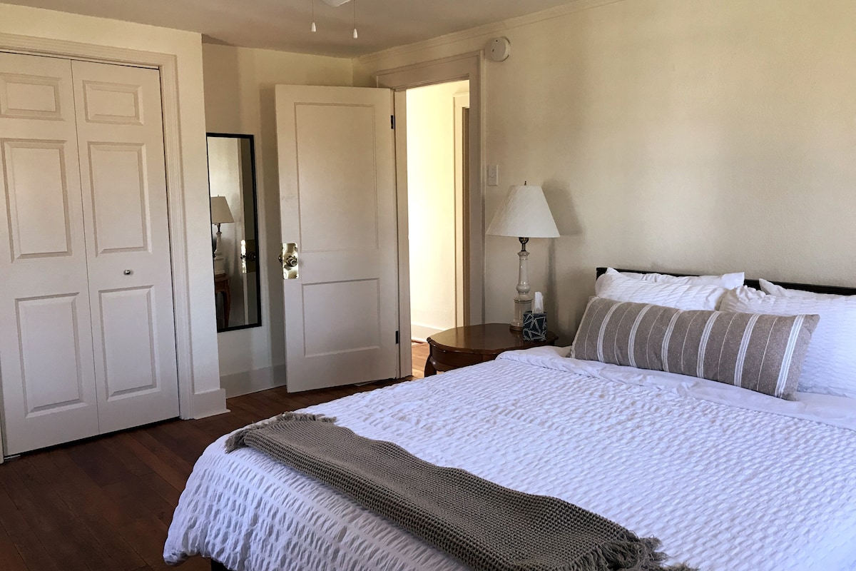 Clean & Spacious Near Notre Dame | 5 min to ND