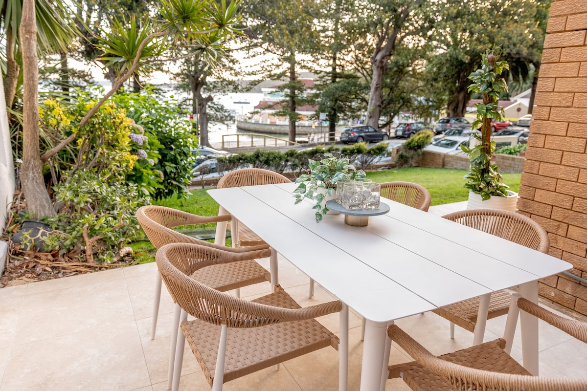 Amazing Manly Beachfront - 3 Bedroom with Garden