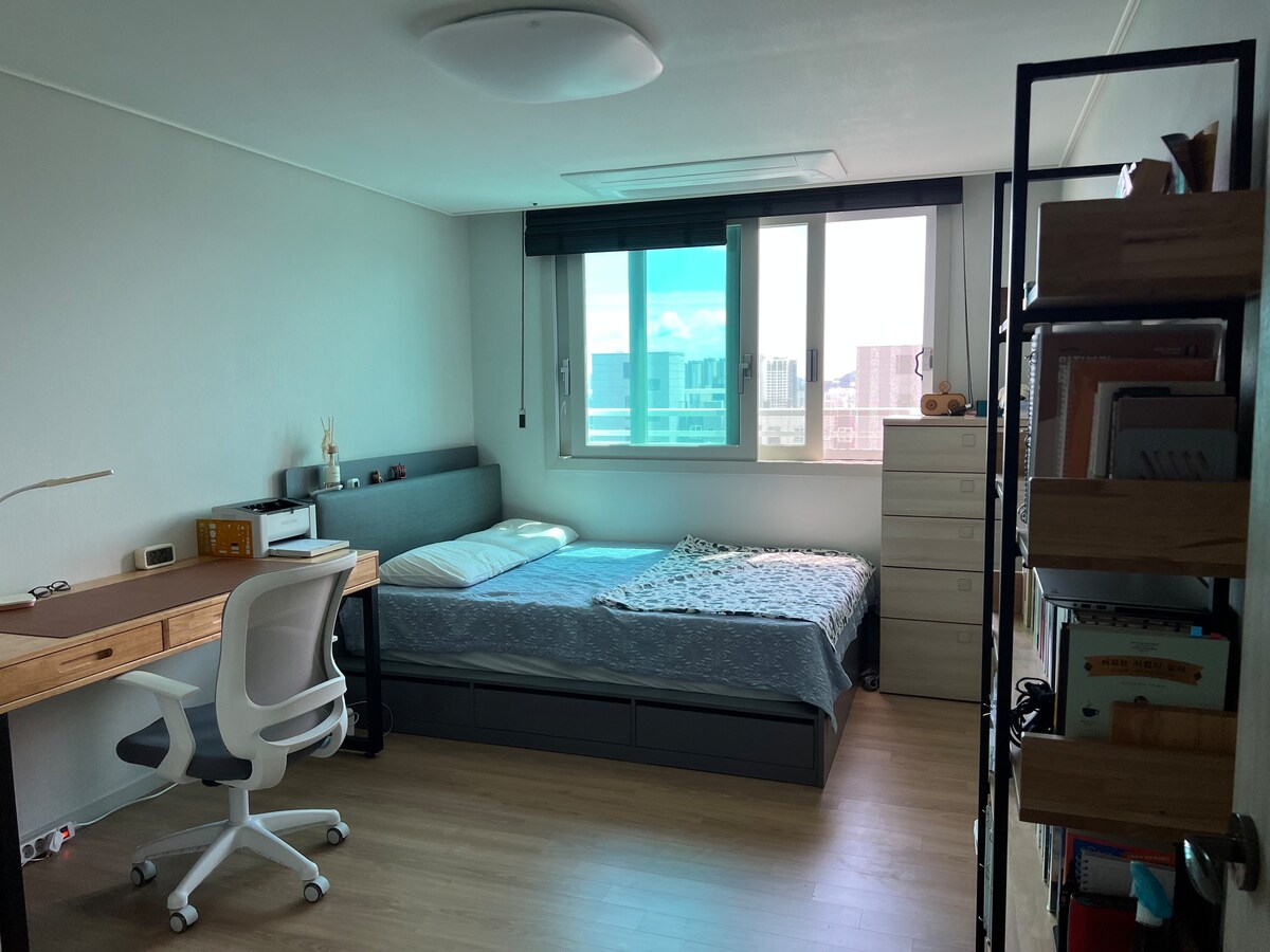 A room in an apartment for BTS concert in Busan