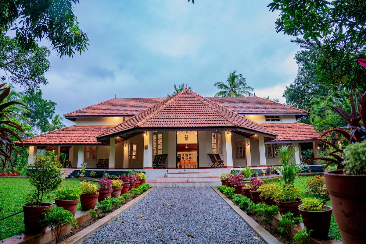 Nellari Heritage Bungalow