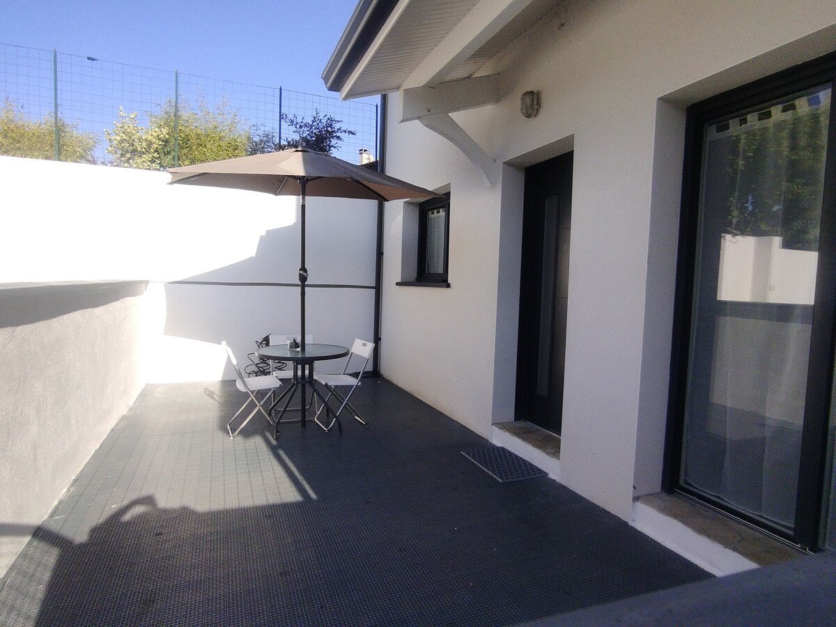 T2 centre Tarnos 50m2. Terrasse et parking.