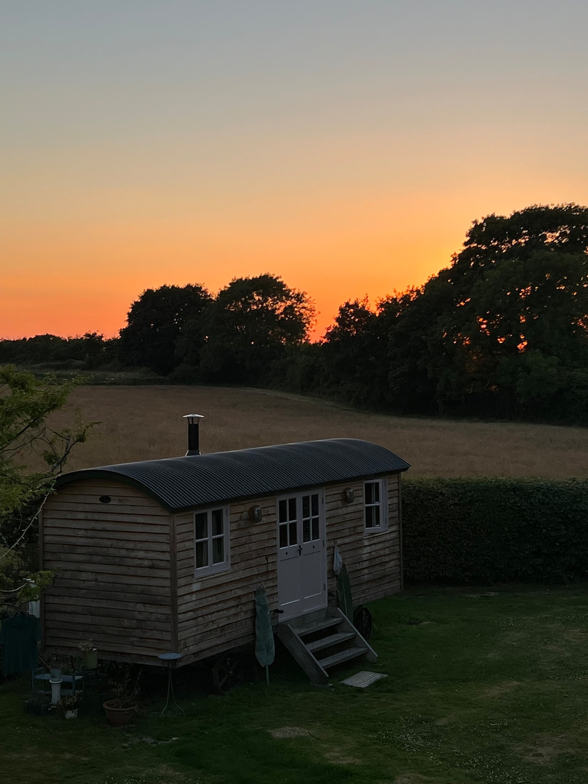 Luxury shepherd’s hut in South Downs National Park