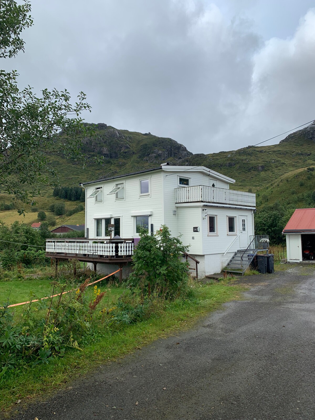 Koselig hus med nydelig utsikt