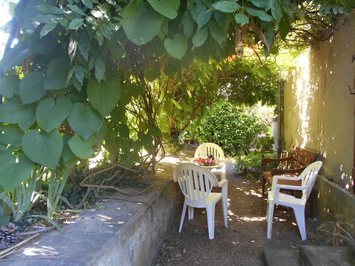 Chambre d'hôtes dans village de Brenne