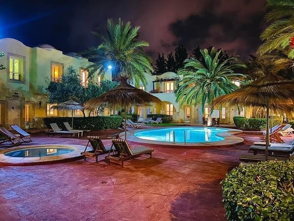 酒店带私人泳池的别墅。