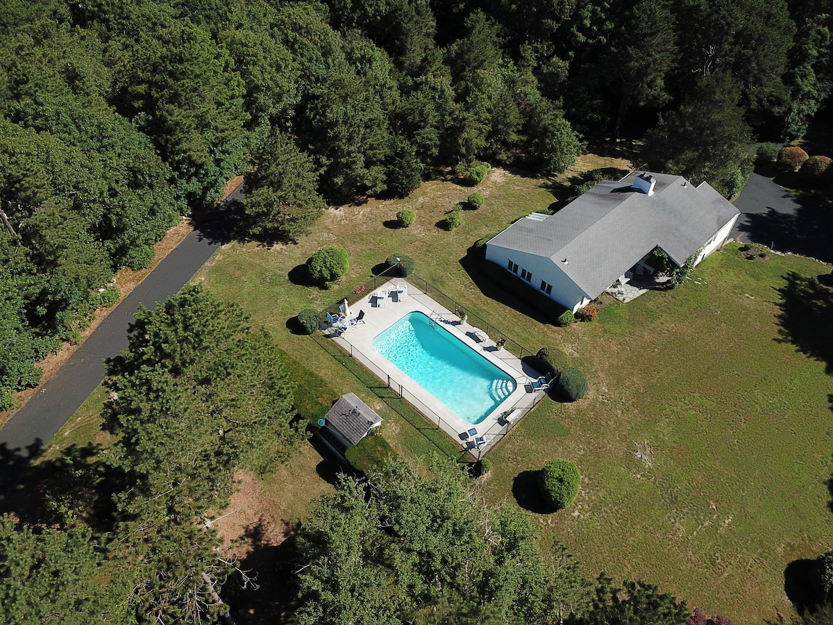 86 Spring Hill - Private Pool, pet-friendly!