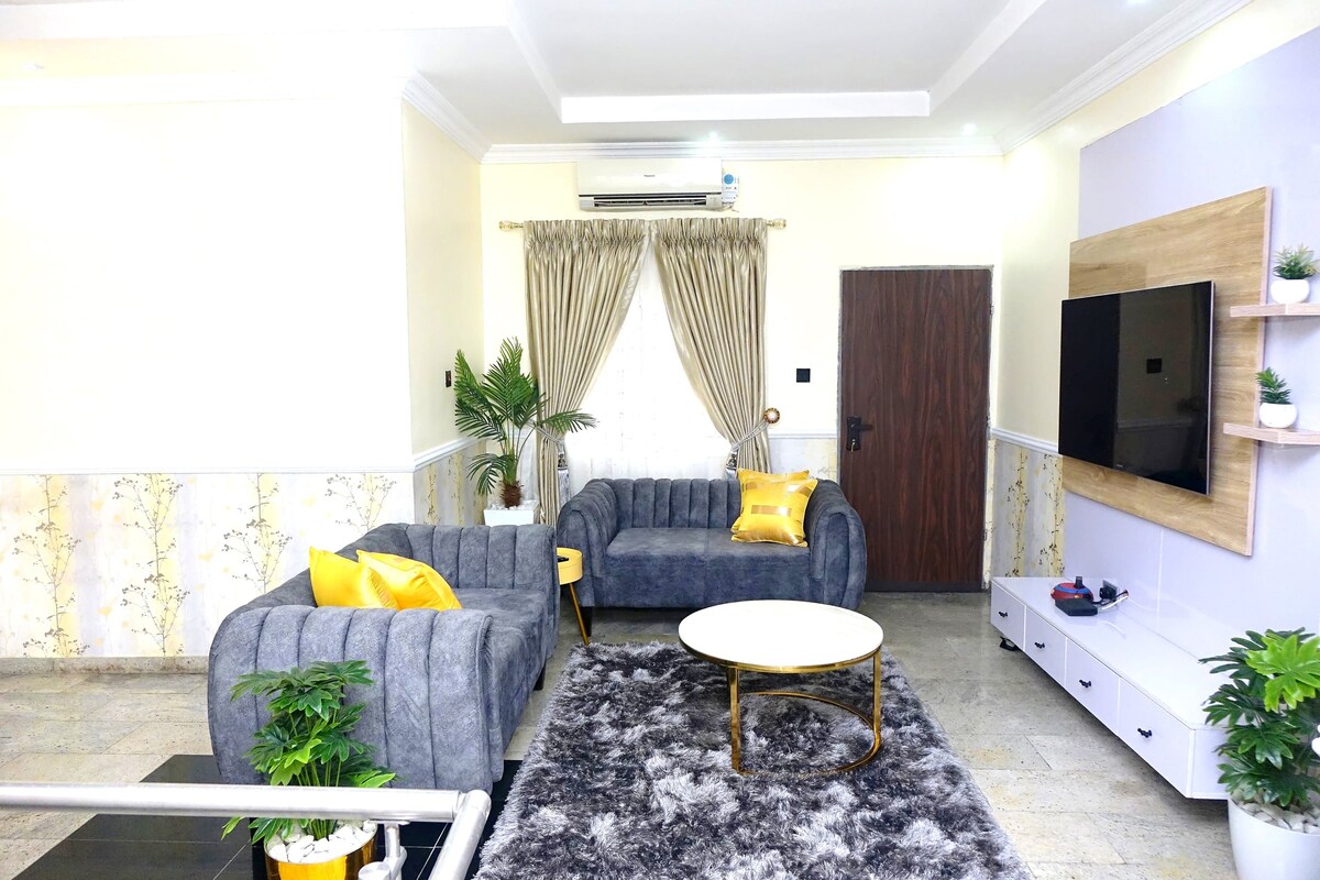 Lovely Spacious 2Bdr Duplex with Steward in Oniru