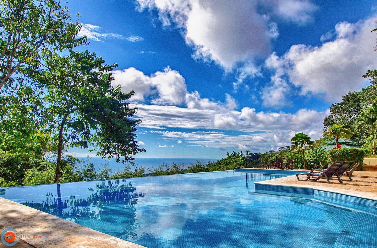 Gorgeous Villa with Breathtaking Ocean Views