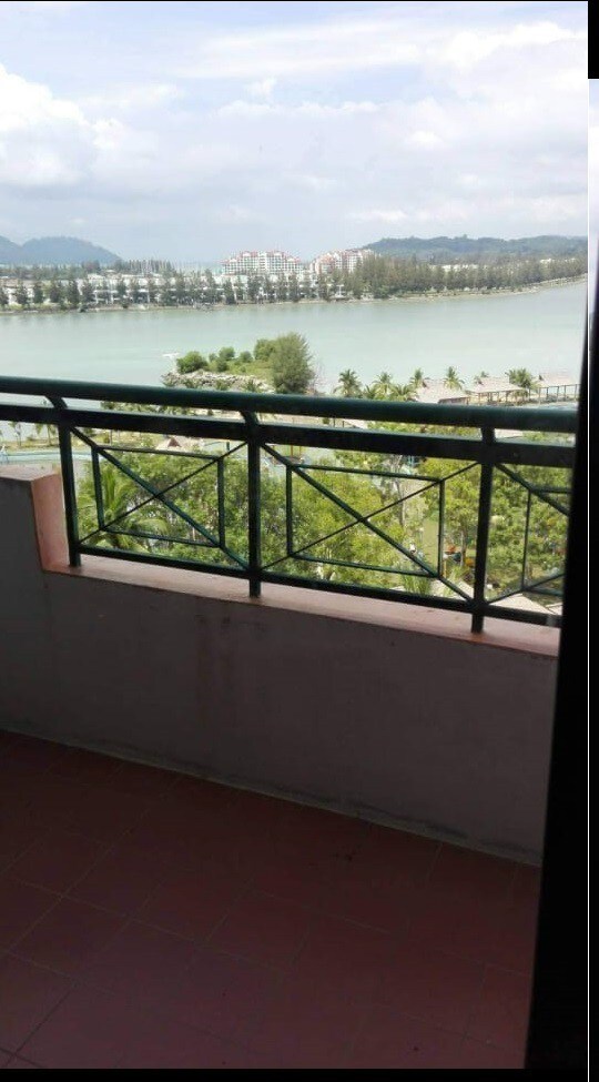 Marina Cove Resort Teluk Batik Lumut寄宿家庭