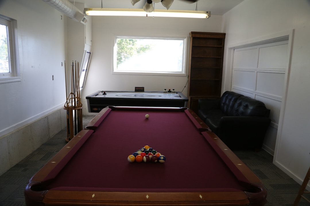 Cottage with Game Room Sleeps 8 by Logan