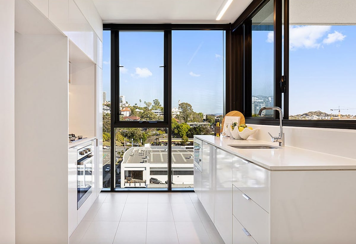 Modern apartment in the heart of Newstead