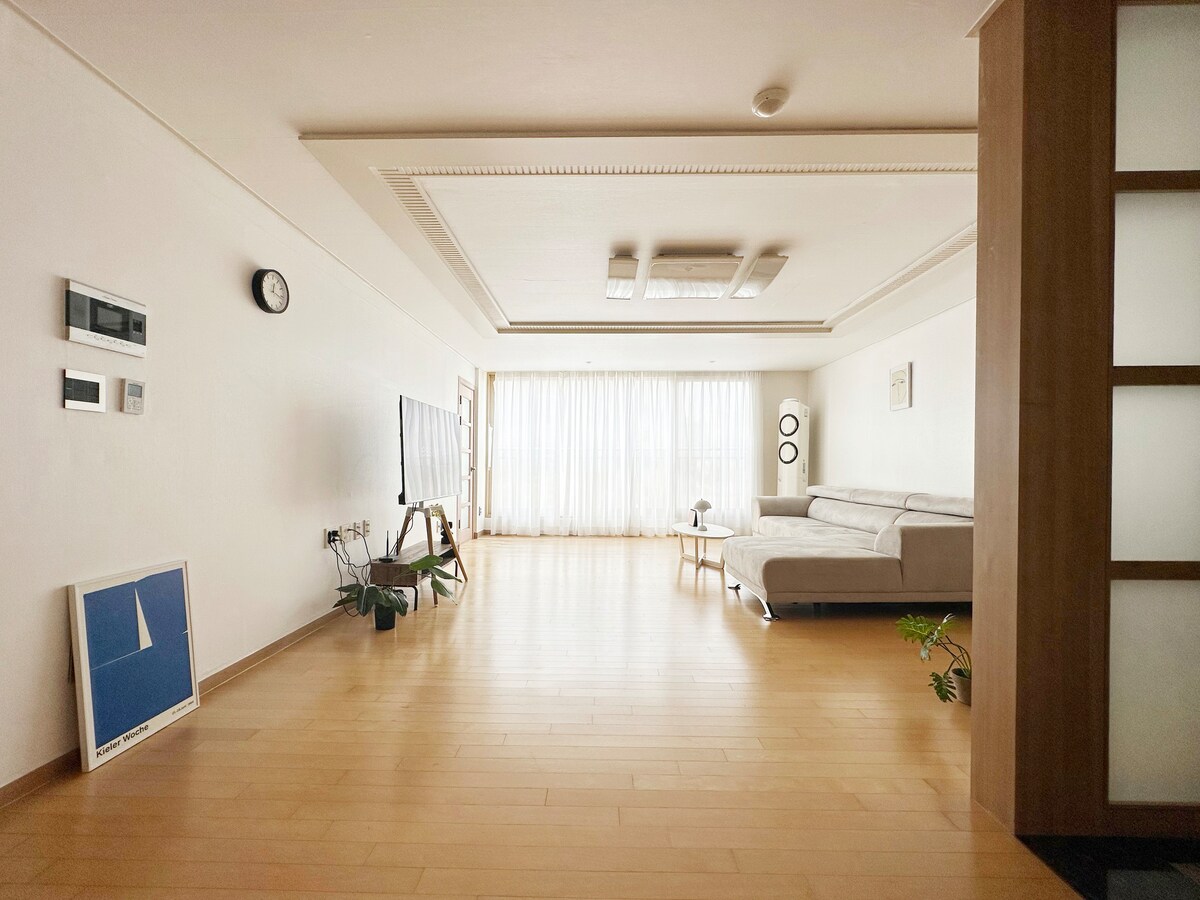 [美不胜收]江南清潭（ Gangnam Cheongdam ）宽敞美丽的E舒适公寓3间客房2卫全套选择