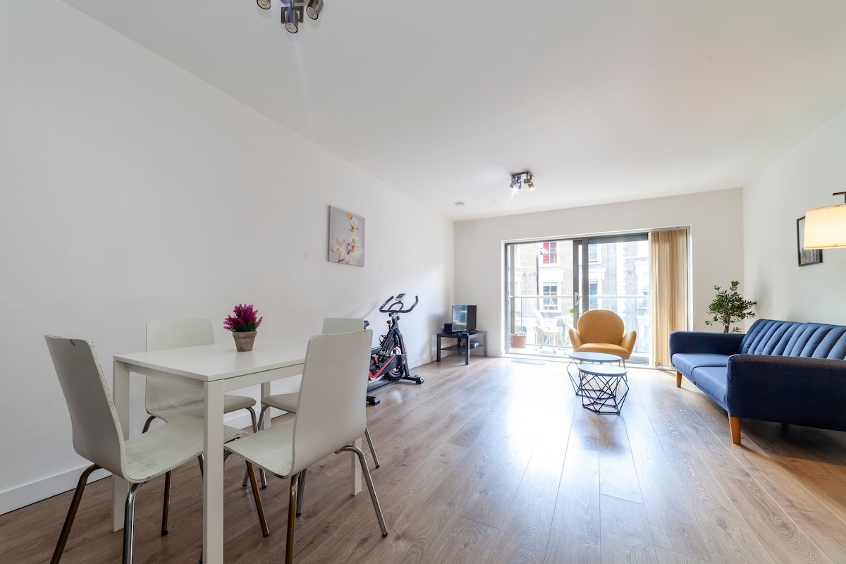 Large 3BR Flat w/balcony, Kentish Town