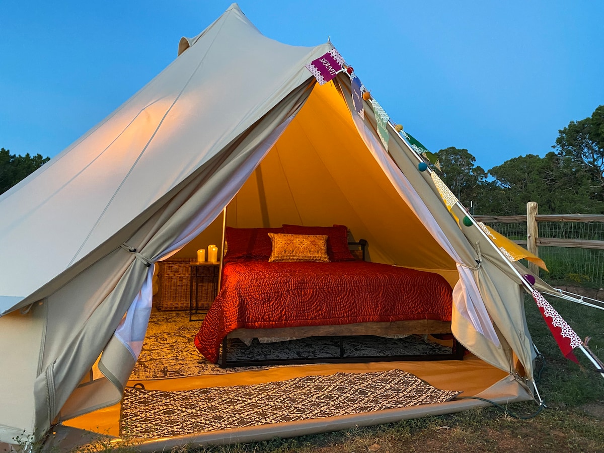 舒适的钟形帐篷，可欣赏奥尔蒂兹山的美景
