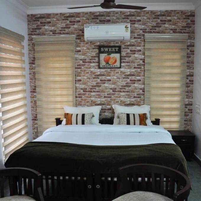 Homestay*Private Room*AC*Fab Location* WI-Fi