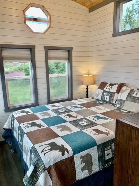 Fireweed Cottage with Mountain View