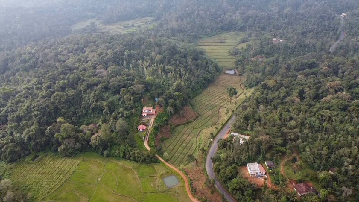 Beautiful Villa at a serene location in Madikeri