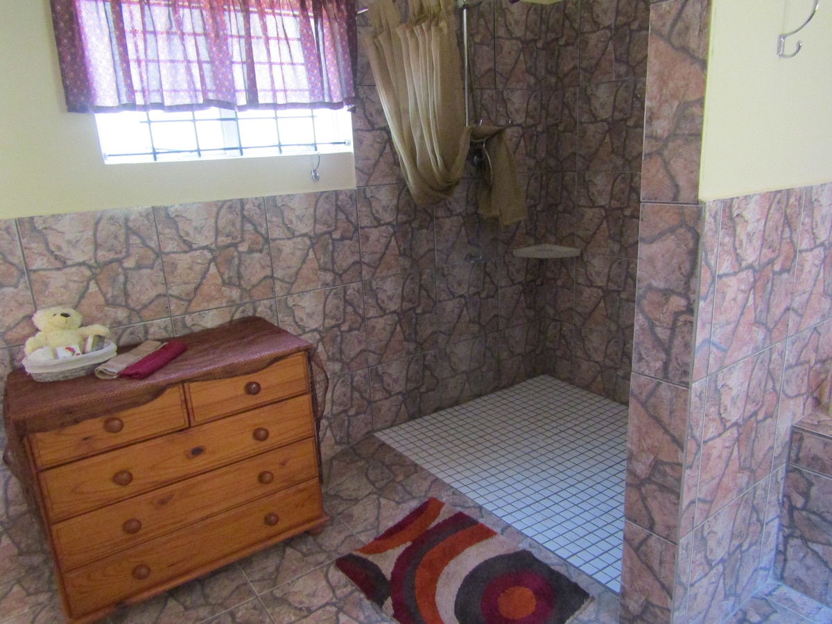 Private Room in Pongola, Wheelchair Friendly.