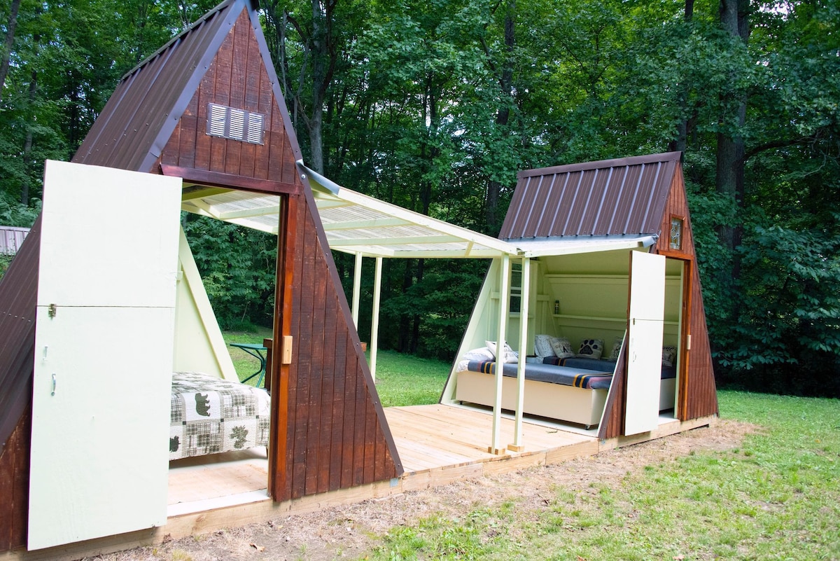 SaltCreekRetreats-PawPaw Grove: Off Grid A Frames