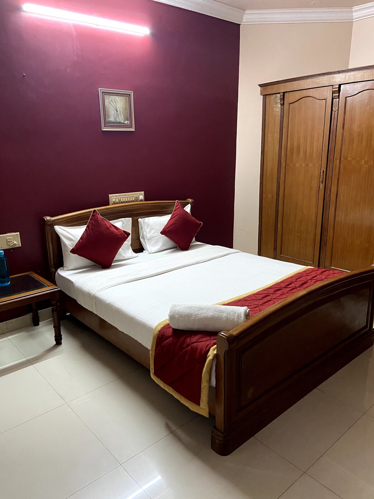 Private room with attached bathroom in Koramangala