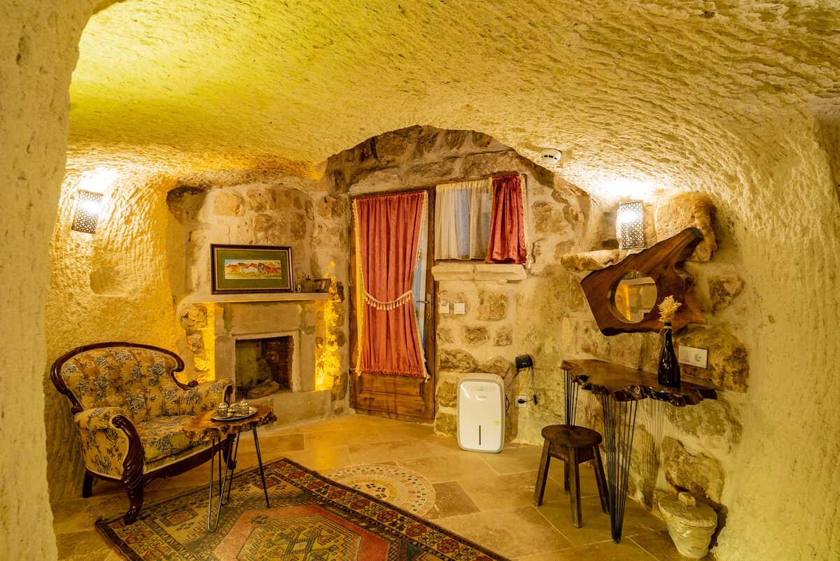 带泳池的豪华洞穴客房- Atilla 's Cave Hotel