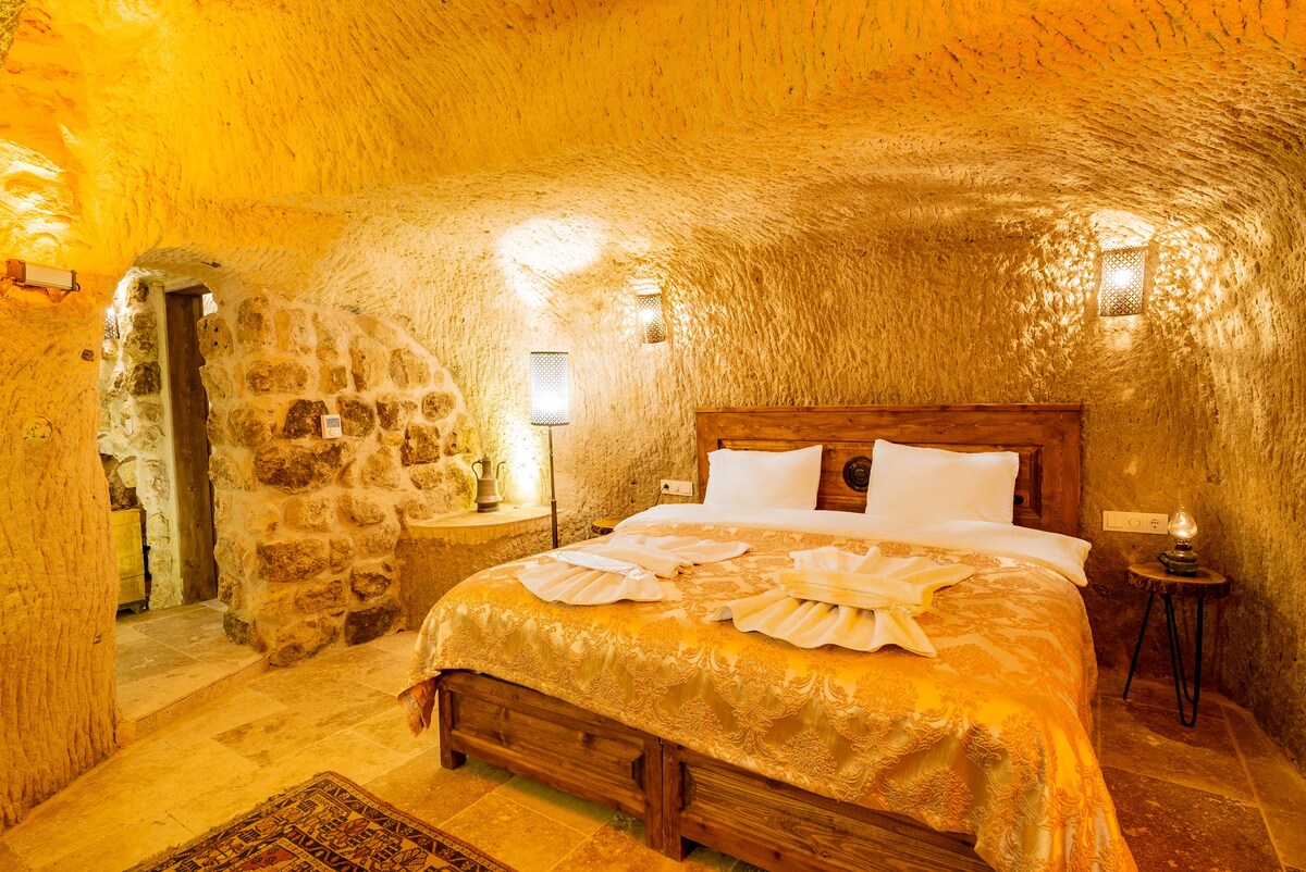 带泳池的豪华洞穴客房- Atilla 's Cave Hotel