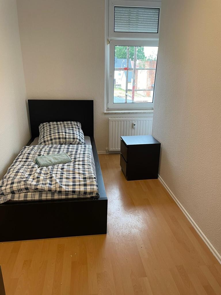 3 Schafzimmer Monteur Wohnung in Schönebeck