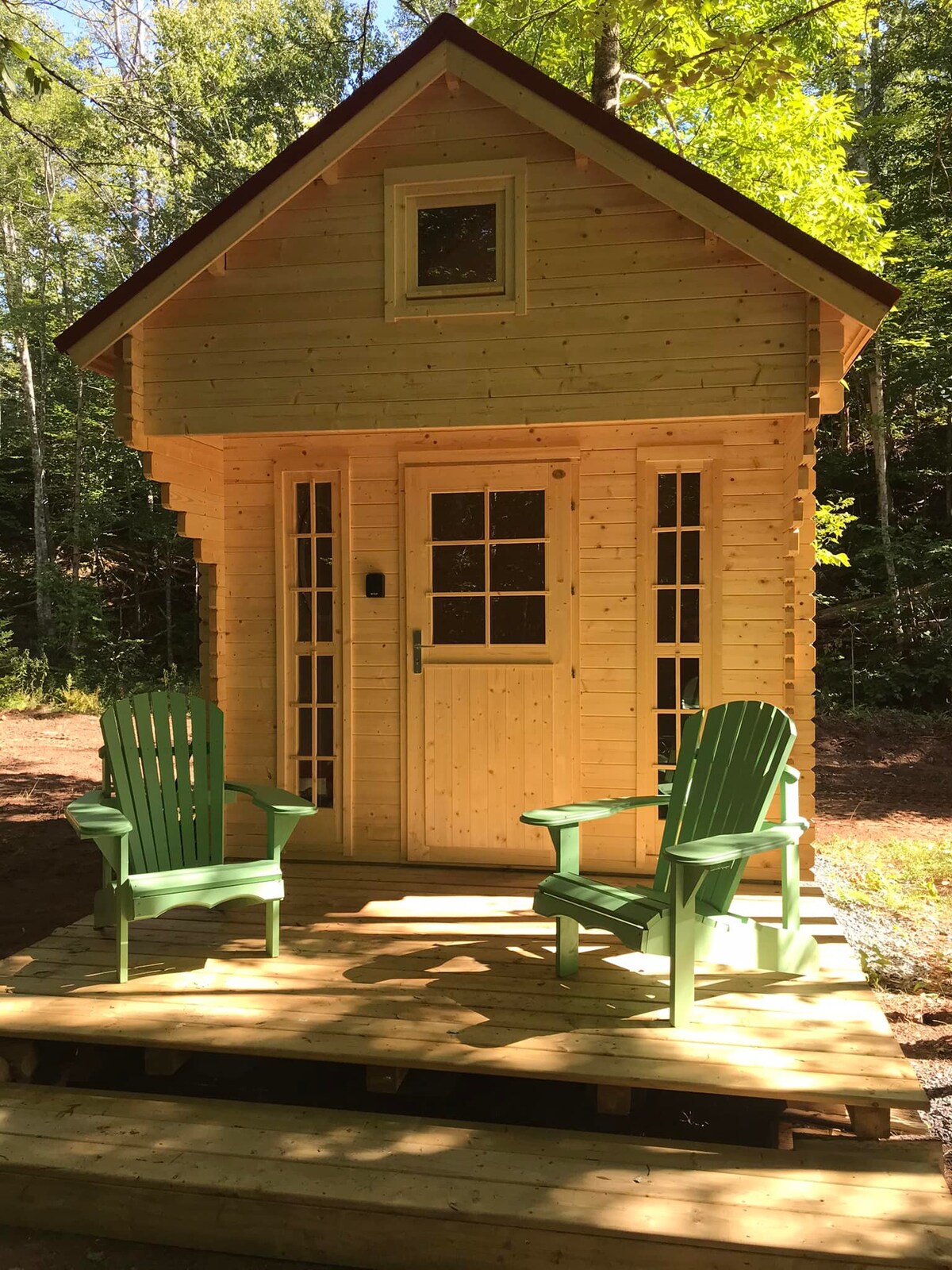 Stunning Brookside Bunkie Experience- Granny Smith