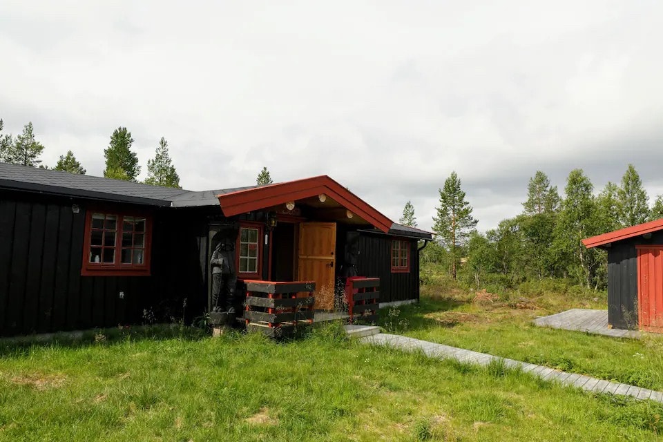 Small cabin located in Hånesåsen. Harefløya