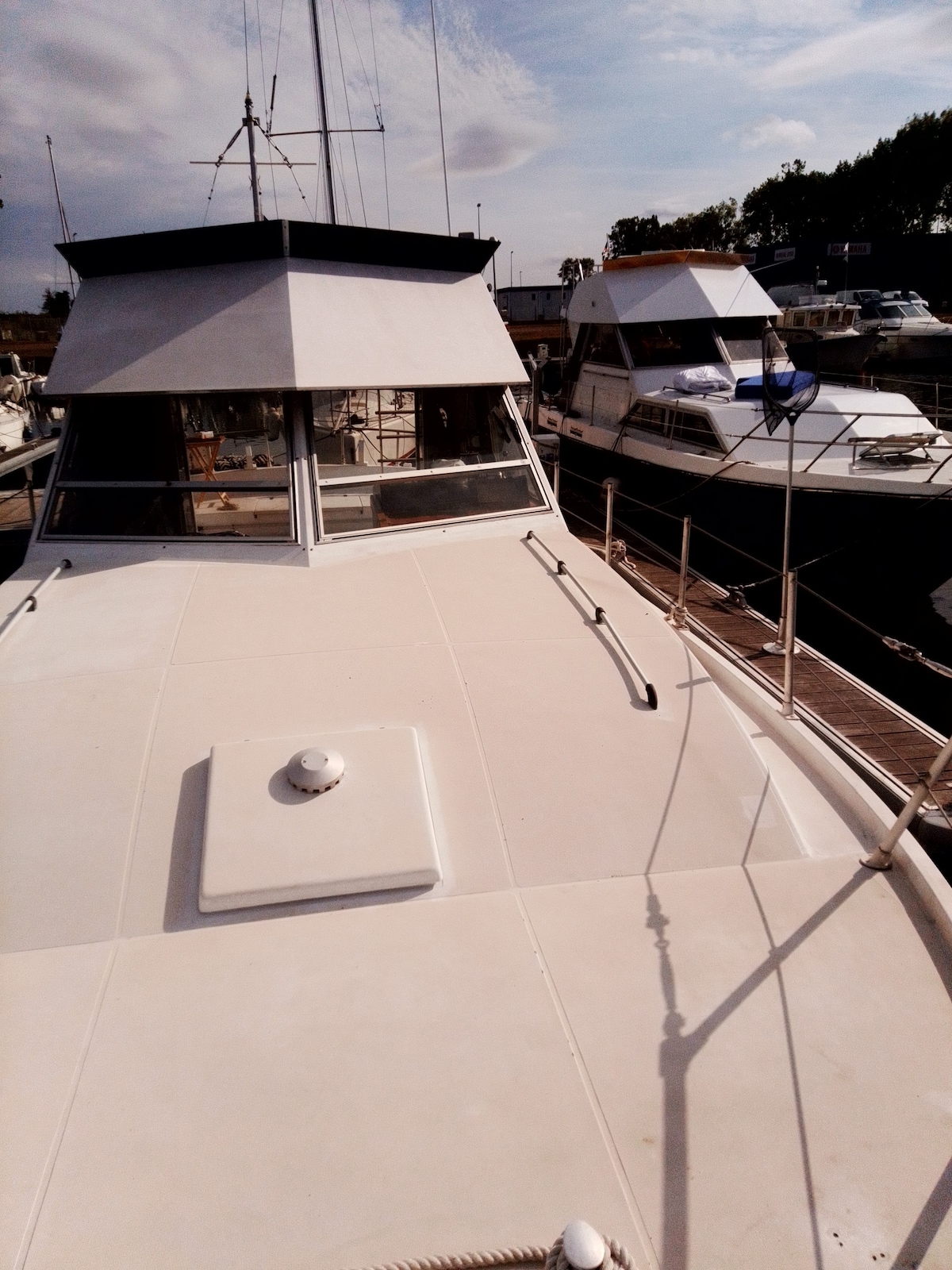 Nuit insolite sur un bateau au port de Ouistreham