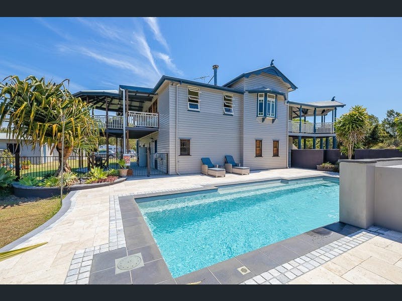 3卧房子+游泳池+一英亩的院子。