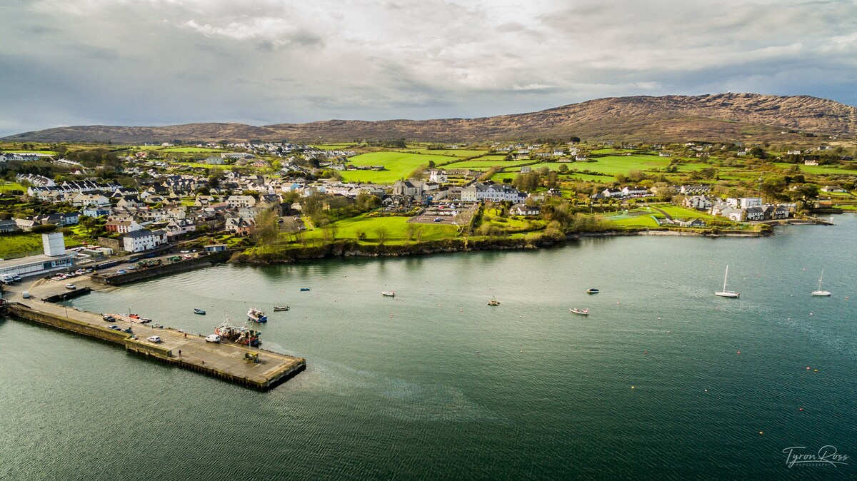 Coastal town 2-Bedroom apartment, West Cork