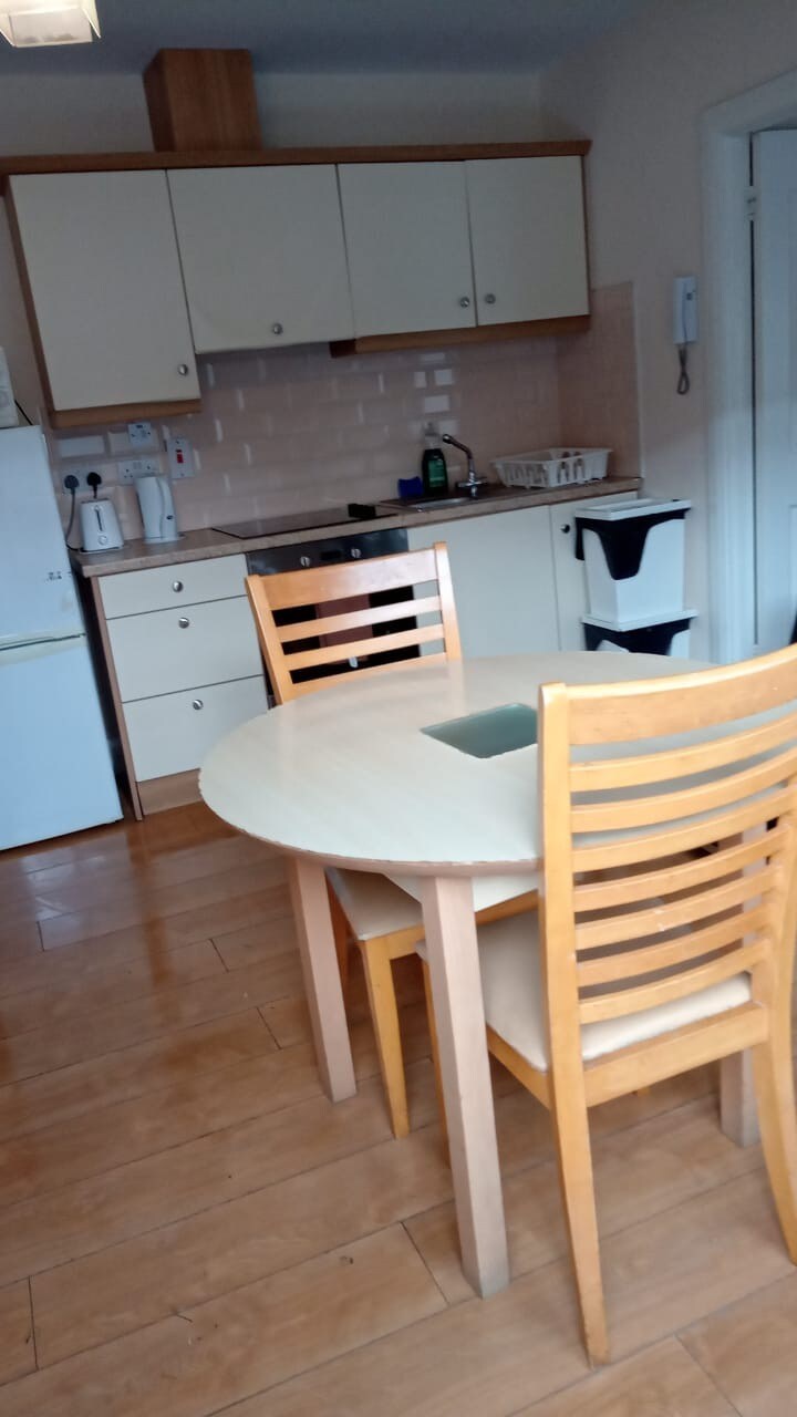 Jolly 2-BR Apartment in Nice Area x