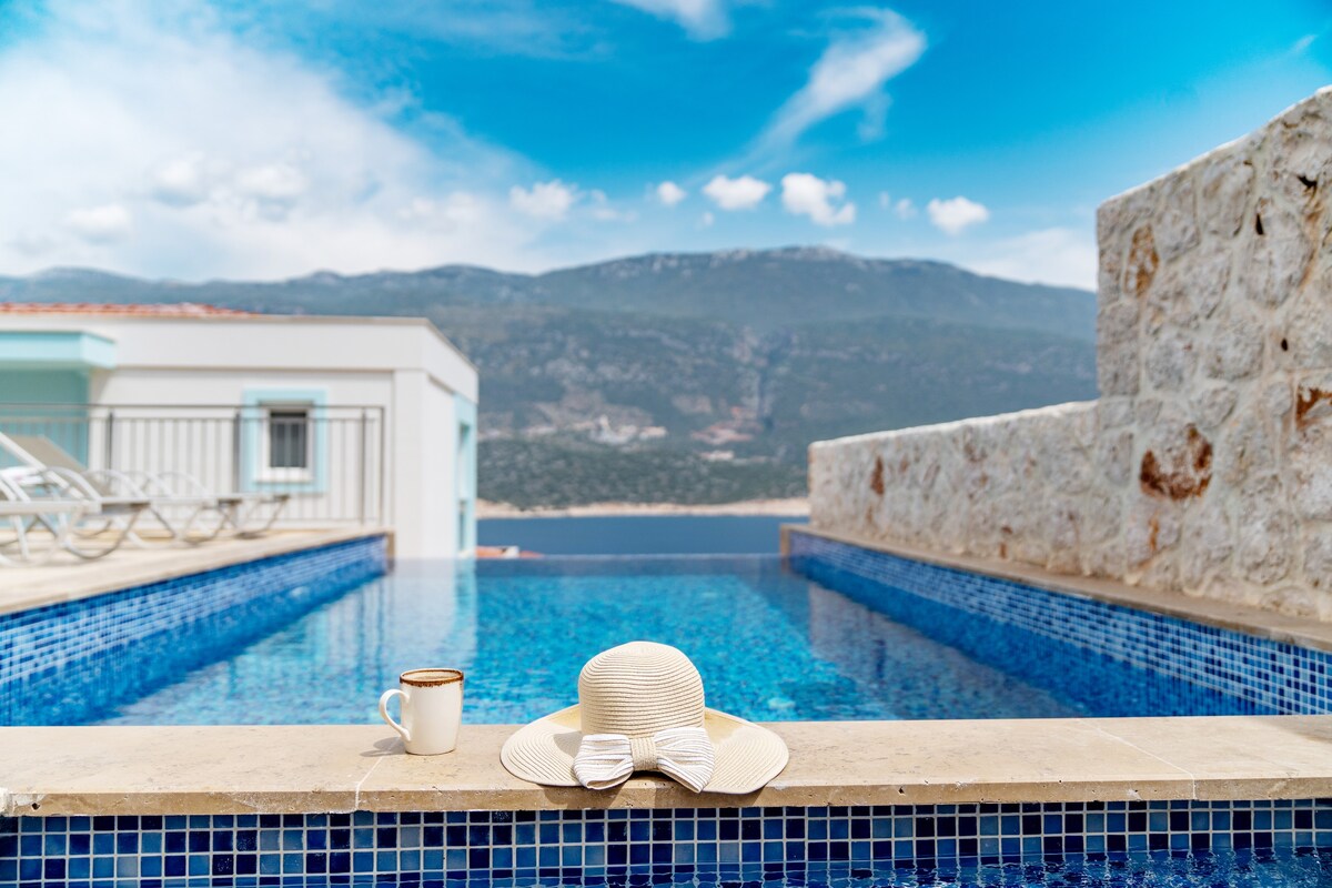 3 BR villa with sea view and Swimming Pool in Kaş