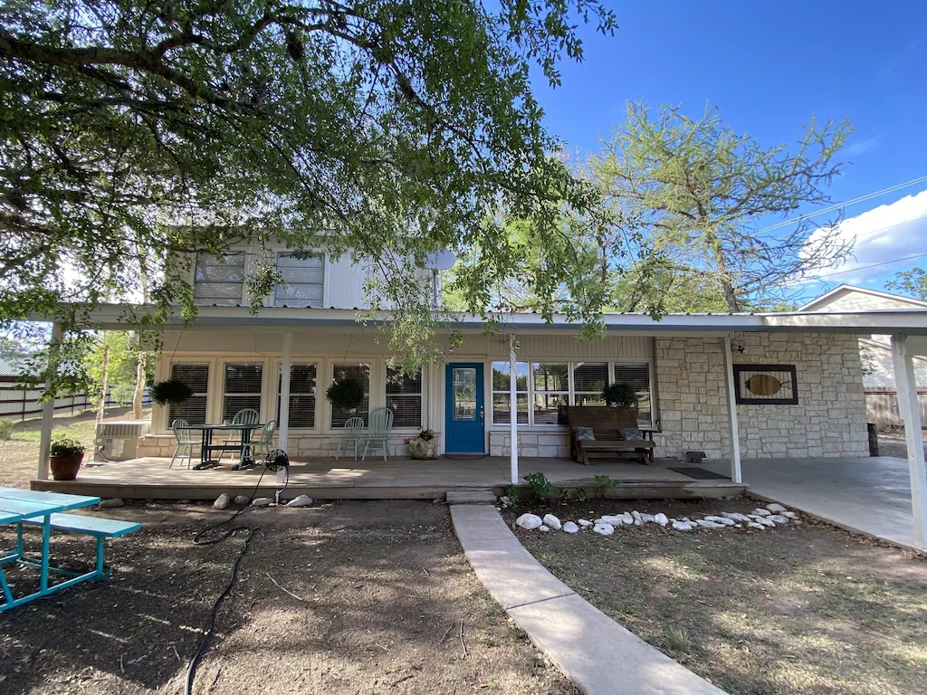 Frio River House+Bunkhouse with Volleyball Pool!