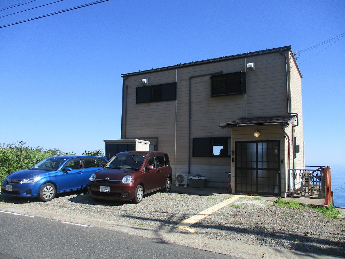 tAIZA HOUSE距离大海仅1分钟路程